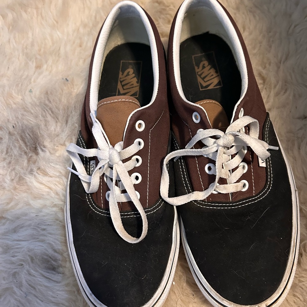 Vans Men's Black and Brown Lace-Up Sneakers